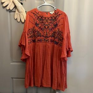 Lightly worn embroidered Umgee tunic dress with trumpet sleeves.
